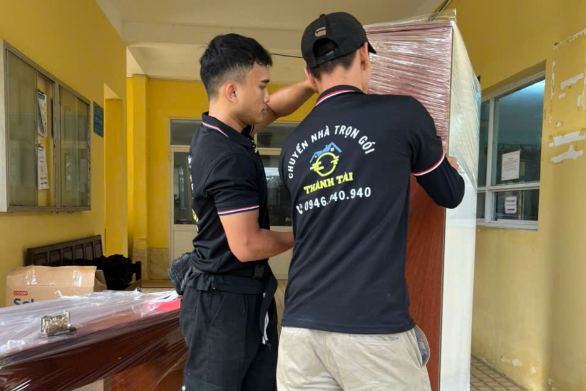 Vận Chuyển Bàn Ghế Nội Thất Văn Phòng