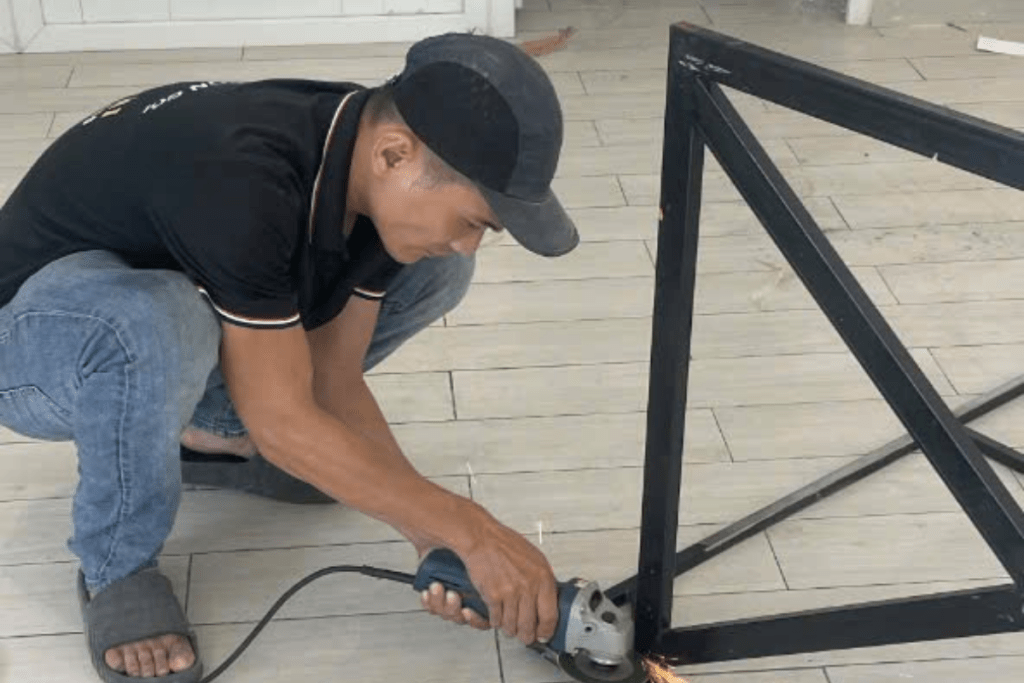 tháo dỡ vách ngăn khi chuyển nhà