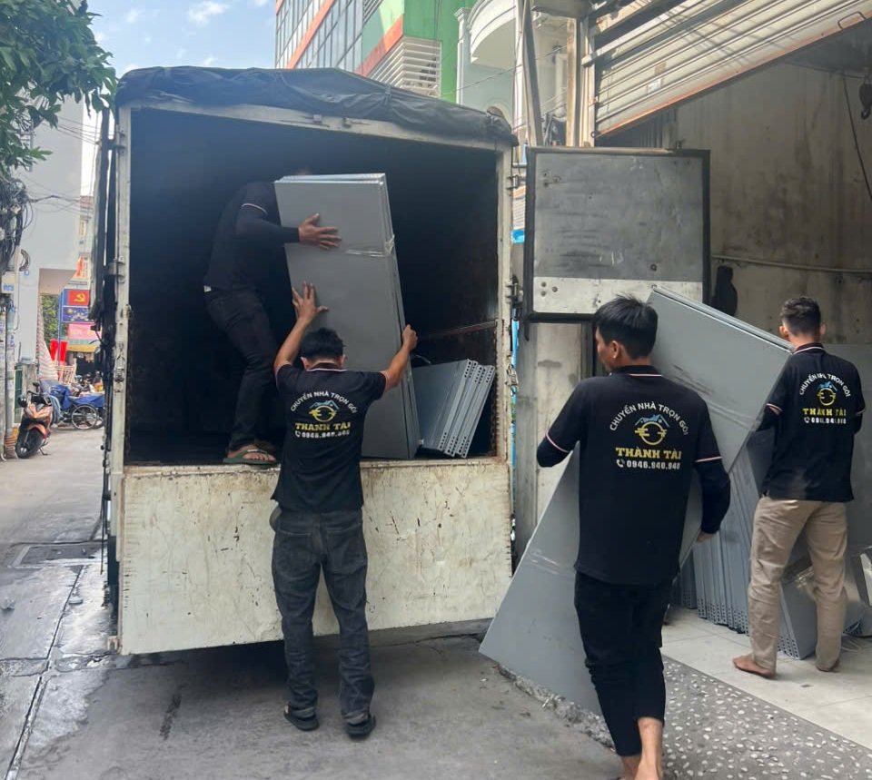 Xe Tải Quay Đầu Đi Tỉnh